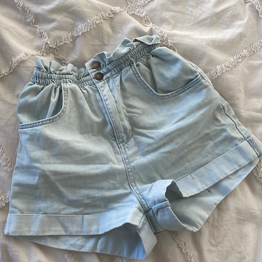 High rise ruffle billabong shorts